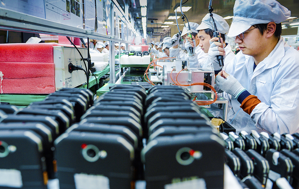 兩路寸灘保稅港區(qū) 生產(chǎn)智能終端產(chǎn)品超1億臺(tái)